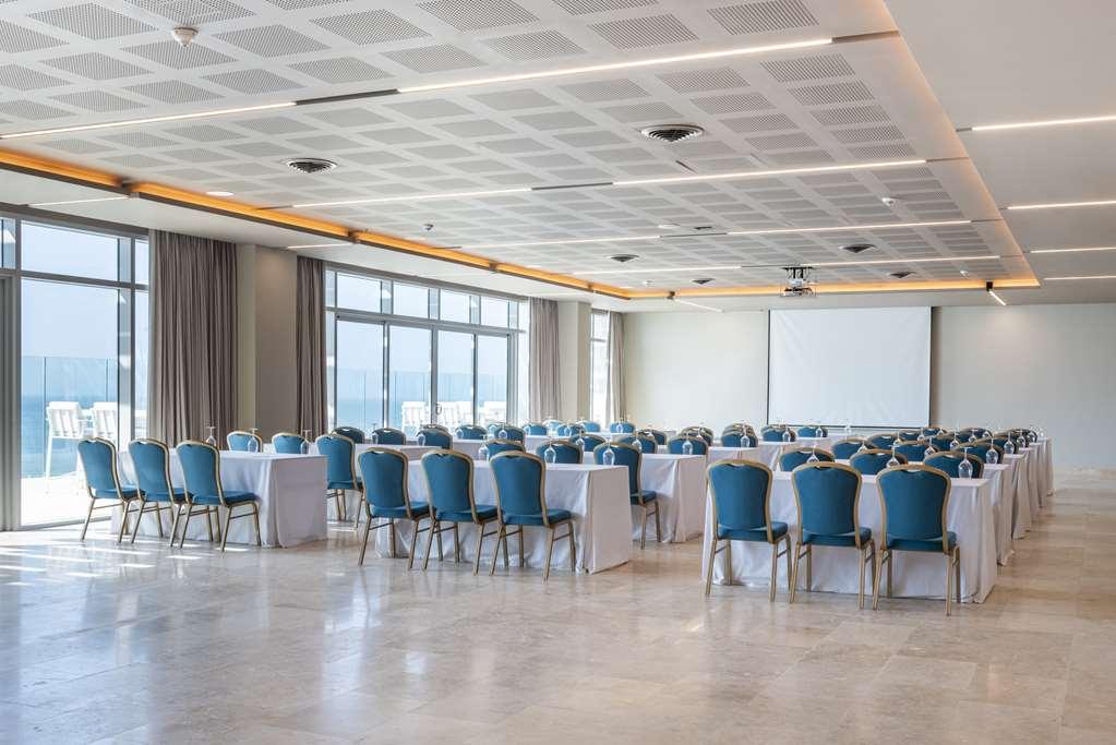 Готель Hilton Santa Marta Зручності фото